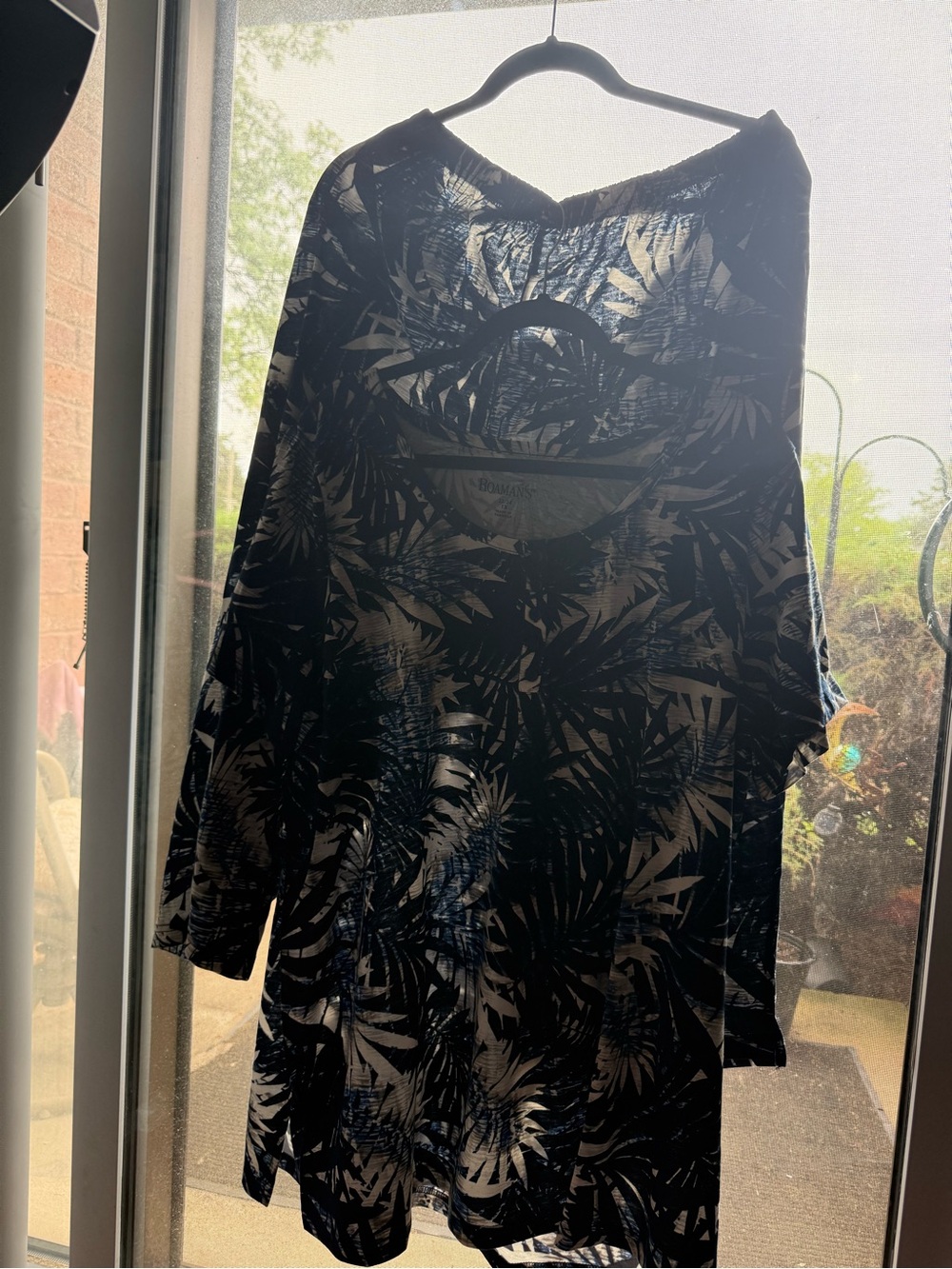 Roaman's Navy Gray white Tropical Print Button 2 piece top and capri crop pants